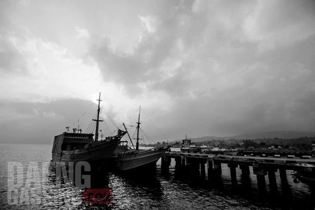 Pelabuhan Tulehu di pagi hari